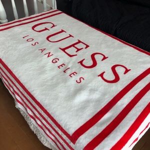 Guess Limited Edition VIP Gift White Blanket